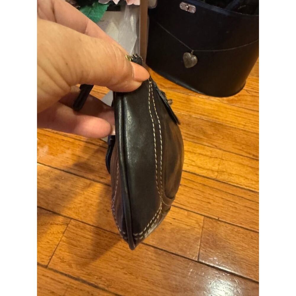 Juicy Couture LEATHER BLACK wristlet (600 - Picture 3 of 8
